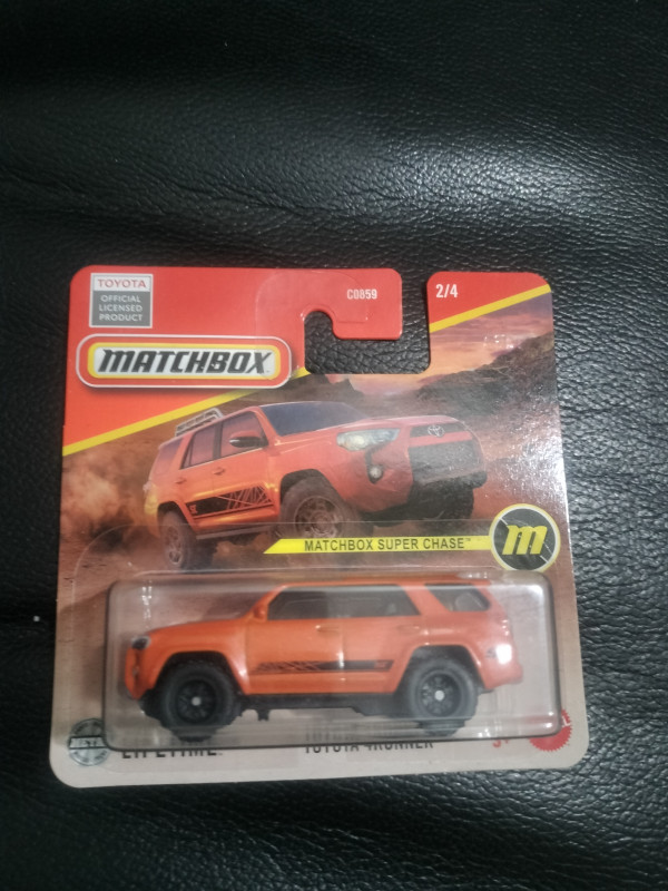 Matchbox 4Runner chace