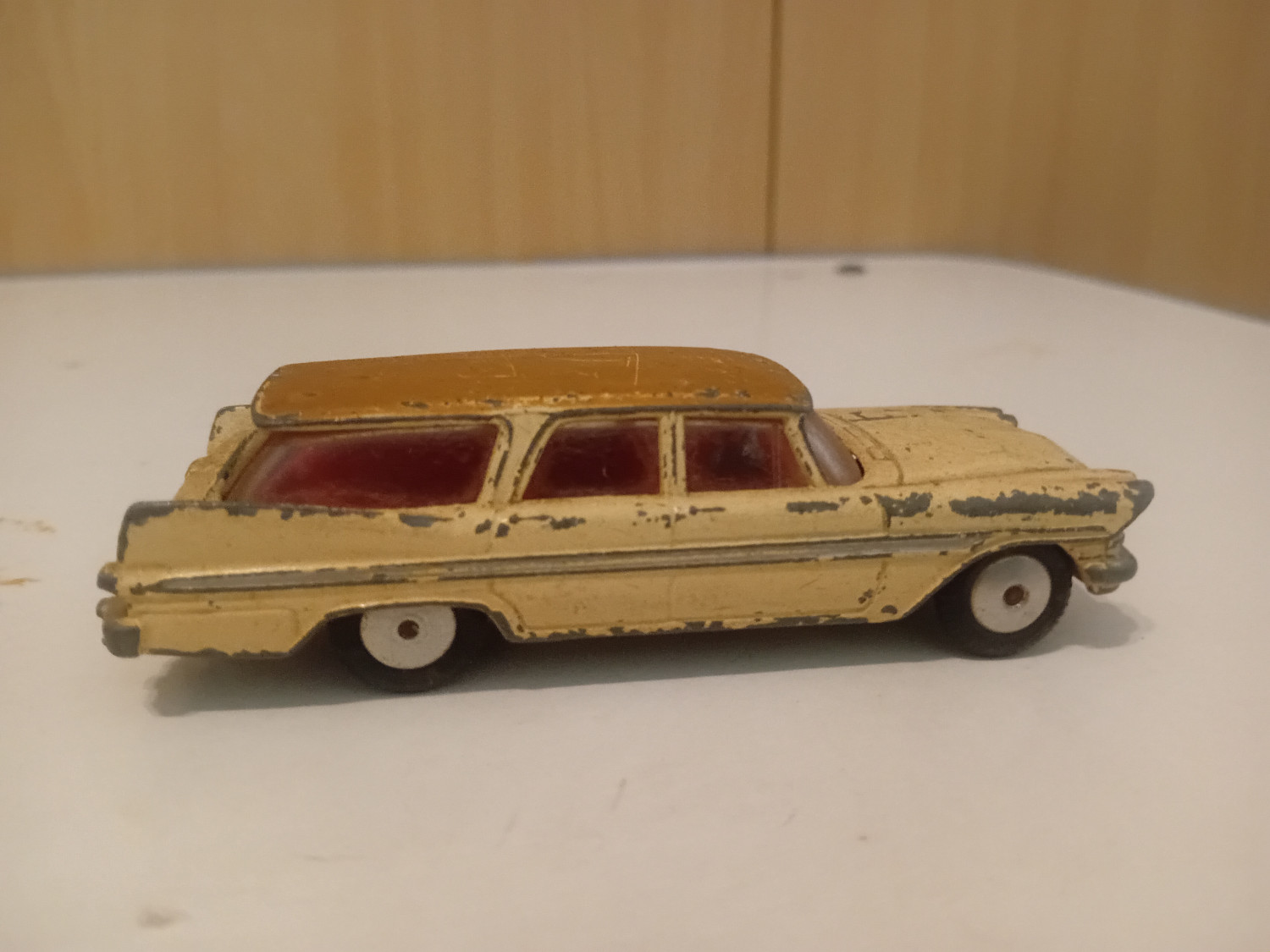 Plymouth Sports Suburban