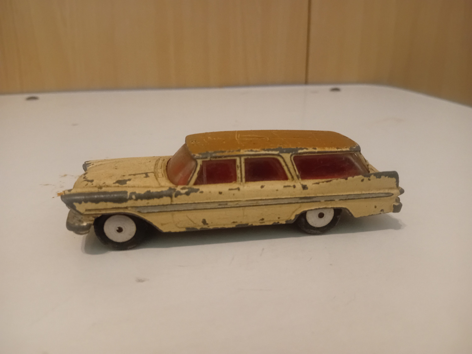 Plymouth Sports Suburban